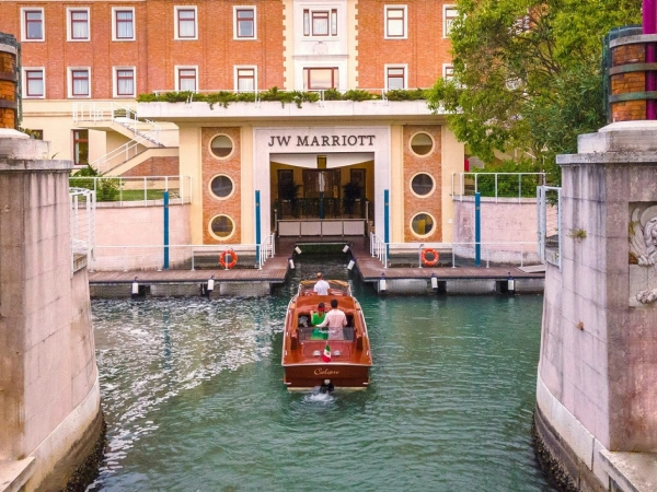 JW marriott water entrance